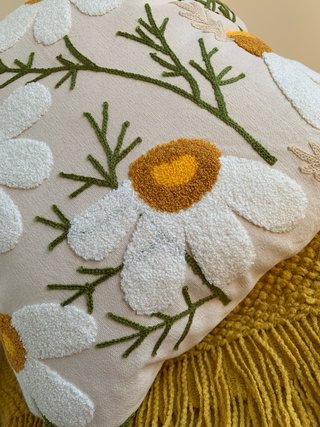 Set 2Ud.Fundas Cojínes.Bordados Flores Margaritas