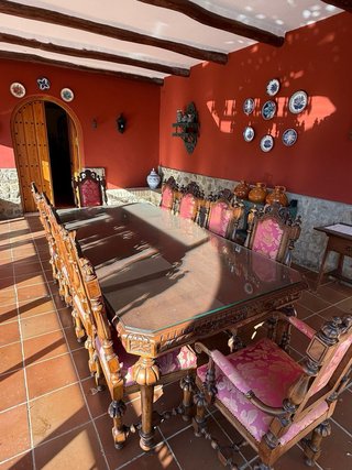 Mesa de comedor de madera con 10 sillas