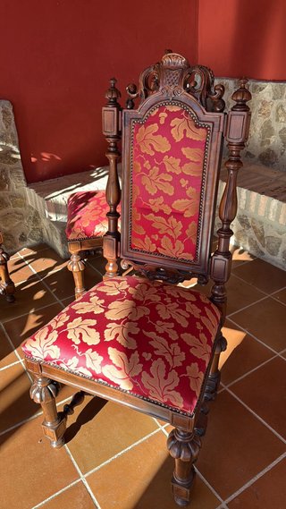 Mesa de comedor de madera con 10 sillas