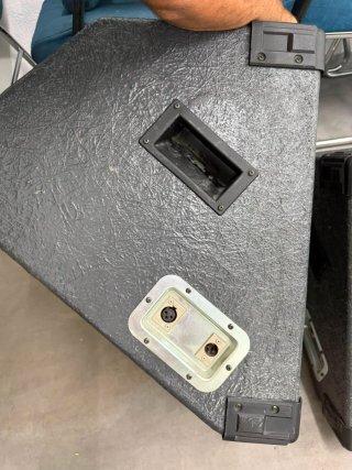 Monitores de escenario (cajas de retorno)