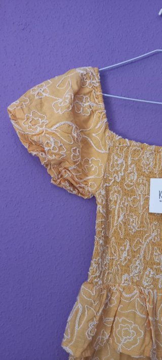 Mono de fiesta niña amarillo bordado