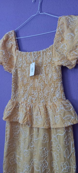 Mono de fiesta niña amarillo bordado