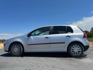 Volkswagen Golf Plata 5 Puertas