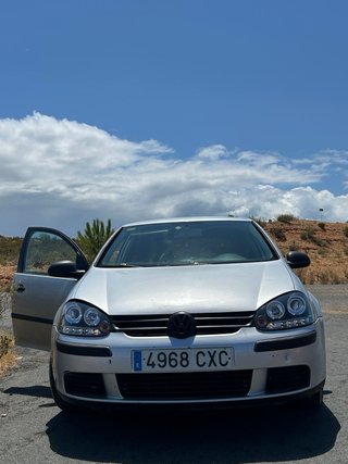 Volkswagen Golf Plata 5 Puertas