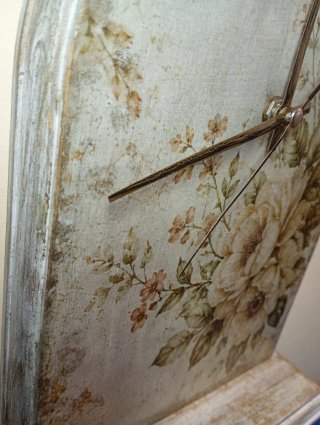 Reloj de mesa vintage floral