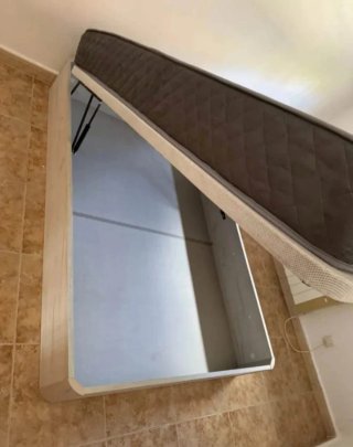 Canapés y colchónes nuevos en liquidación 150×190