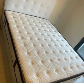 Canapés y colchónes nuevos en liquidación 150×190