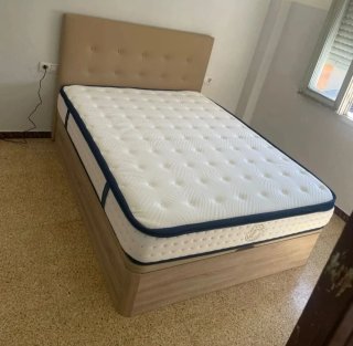 Canapés y colchónes nuevos en liquidación 150×190