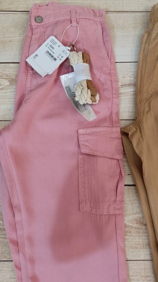 Pantalones niña cargo rosas y beige