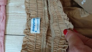 Pantalones niña cargo rosas y beige