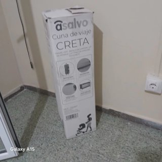 Cuna de bebé gris