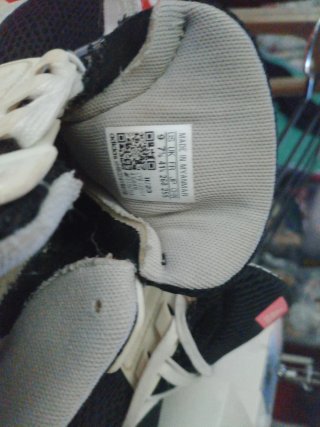 Deportivas Adidas Negras y Blancas