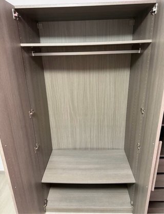 Armario de madera gris