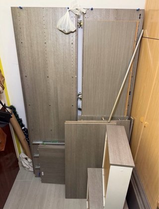 Armario de madera gris