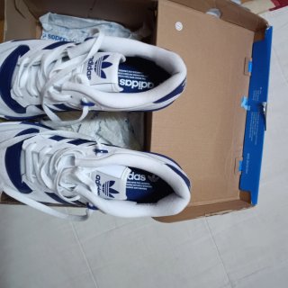 Zapatillas Adidas Blancas y Azules