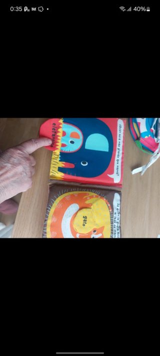 Lote 3 cuentos para bebés en tela.