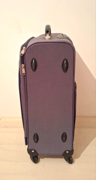 Maleta Alexander Milano gris.