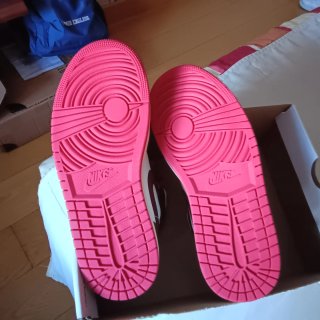 Zapatillas Jordan Rojas y Blancas Nuevas
