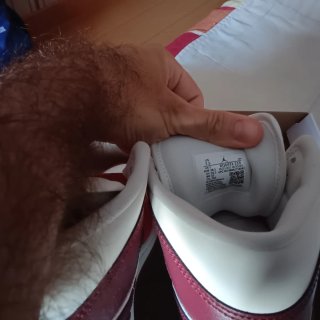 Zapatillas Jordan Rojas y Blancas Nuevas