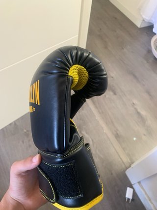 Guantes de boxeo Brooklyn negros y amarillos