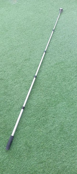 Recuperador de bolas de golf telescópico y ligero