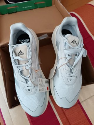 Adidas Zapatillas Grises y Blancas Nuevas