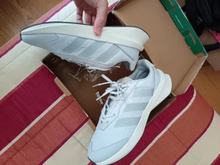 Adidas Zapatillas Grises y Blancas Nuevas