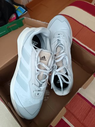 Adidas Zapatillas Grises y Blancas Nuevas
