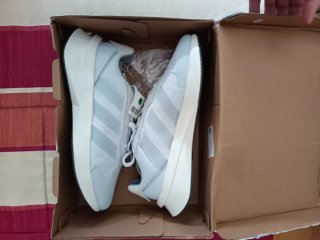 Adidas Zapatillas Grises y Blancas Nuevas