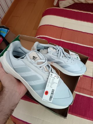 Adidas Zapatillas Grises y Blancas Nuevas