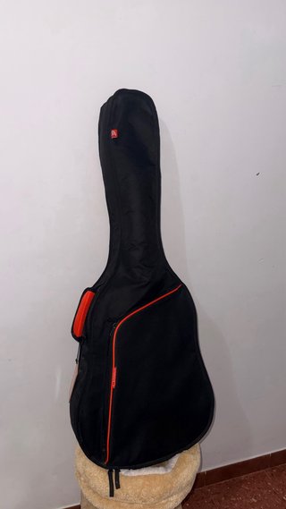 Guitarra Clásica Yamaha C40 + Funda Nueva