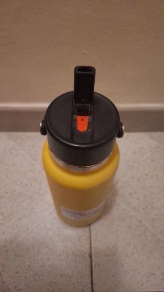 Termo de agua amarillo