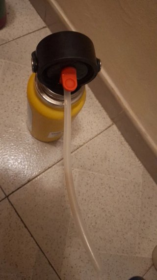 Termo de agua amarillo