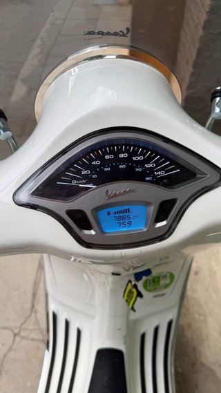 Vespa Primavera 125cc ABS /blanca / 8.000 km