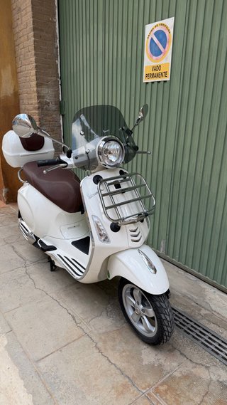 Vespa Primavera 125cc ABS /blanca / 8.000 km