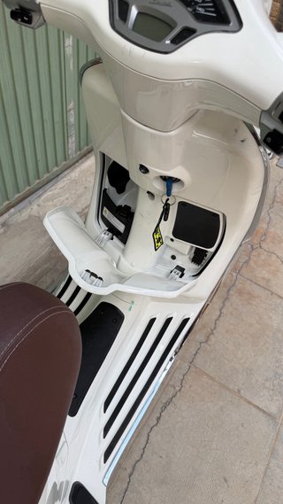 Vespa Primavera 125cc ABS /blanca / 8.000 km