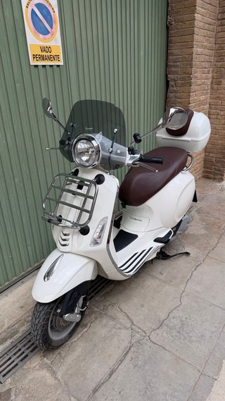Vespa Primavera 125cc ABS /blanca / 8.000 km