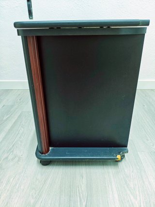 Mueble TV negro con plataforma giratoria