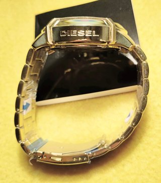 Reloj Diesel Griffed dorado, nuevo