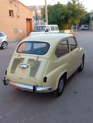 SEAT 600 1998