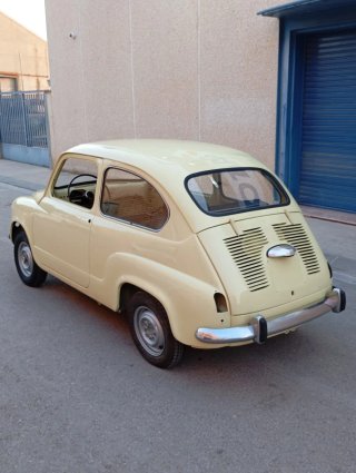 SEAT 600 1998
