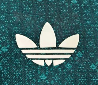 Camiseta Adidas Verde y Blanca