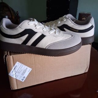 Zapatillas HOBIBEAR Blancas y Negras unix