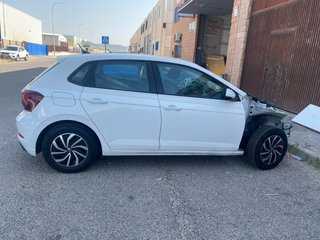 Volkswagen Polo 2023 siniestro golpeado