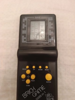 Consola Portátil Brick Game 9999 en 1