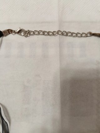 Collana di cordino con ciondolo