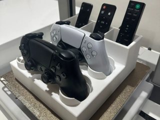 Soporte Mandos PS5 DualSense + Mando TV Organizad