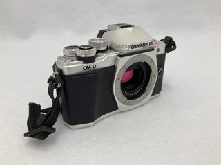 camara digital evil olympus om-d e-m10 mark ii