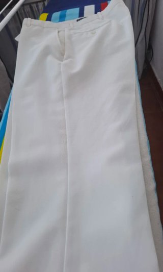 2 Pantalones Blancos , (Mujer y otro de Hombre)
