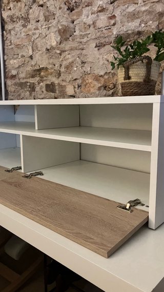 Mueble TV blanco y madera